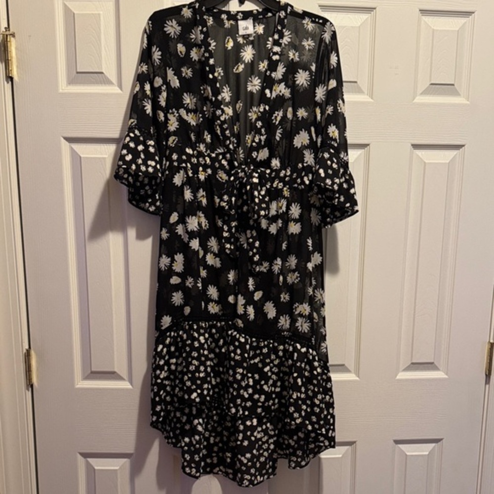 Cabi Daisy Black and White Women's Wrap
